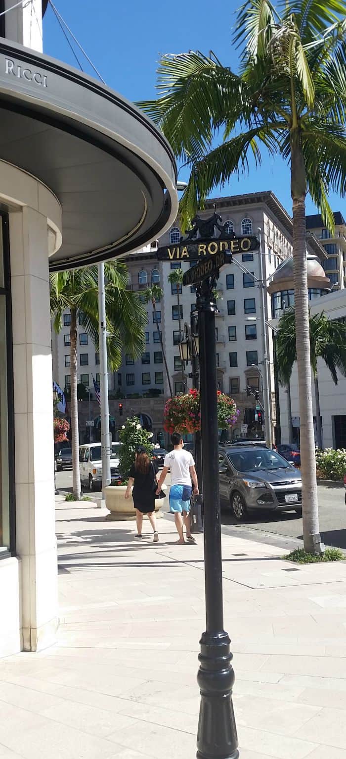 Rodeo Drive Sign 1