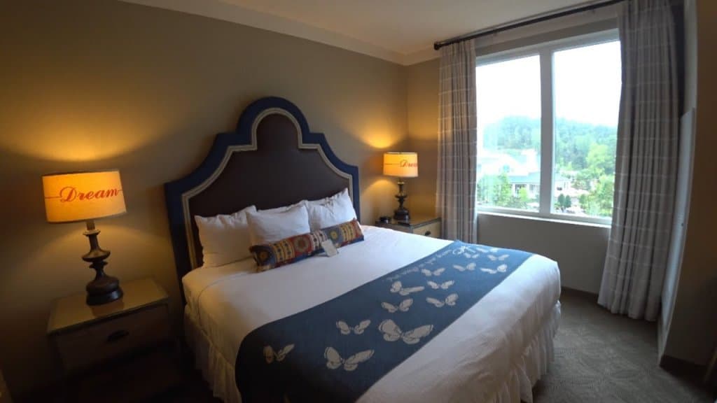 Dollywood DreamMore Resort Bedroom