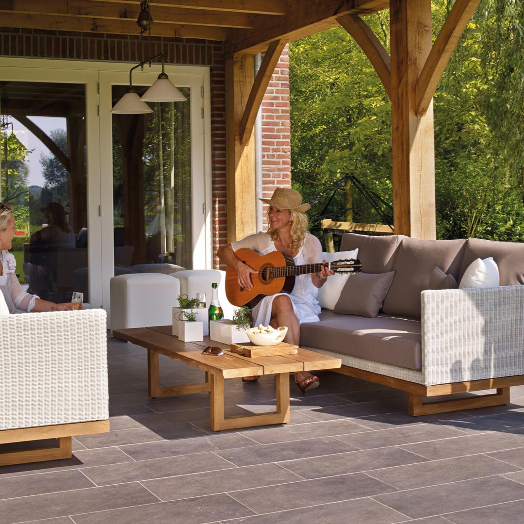 Tips to Build The Perfect Outdoor Entertainment Area At Home